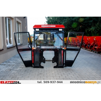 Kabina C-330 NAGLAK metalowe błotniki kanciaste + oświetlenie